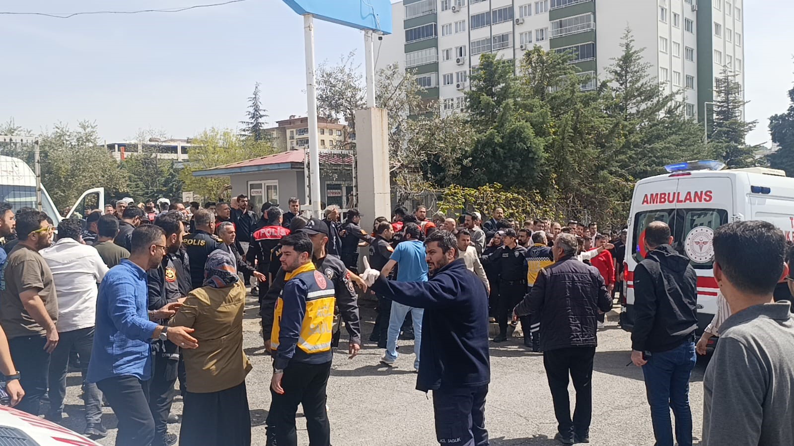 Bir okulda daha silahlı saldırı!