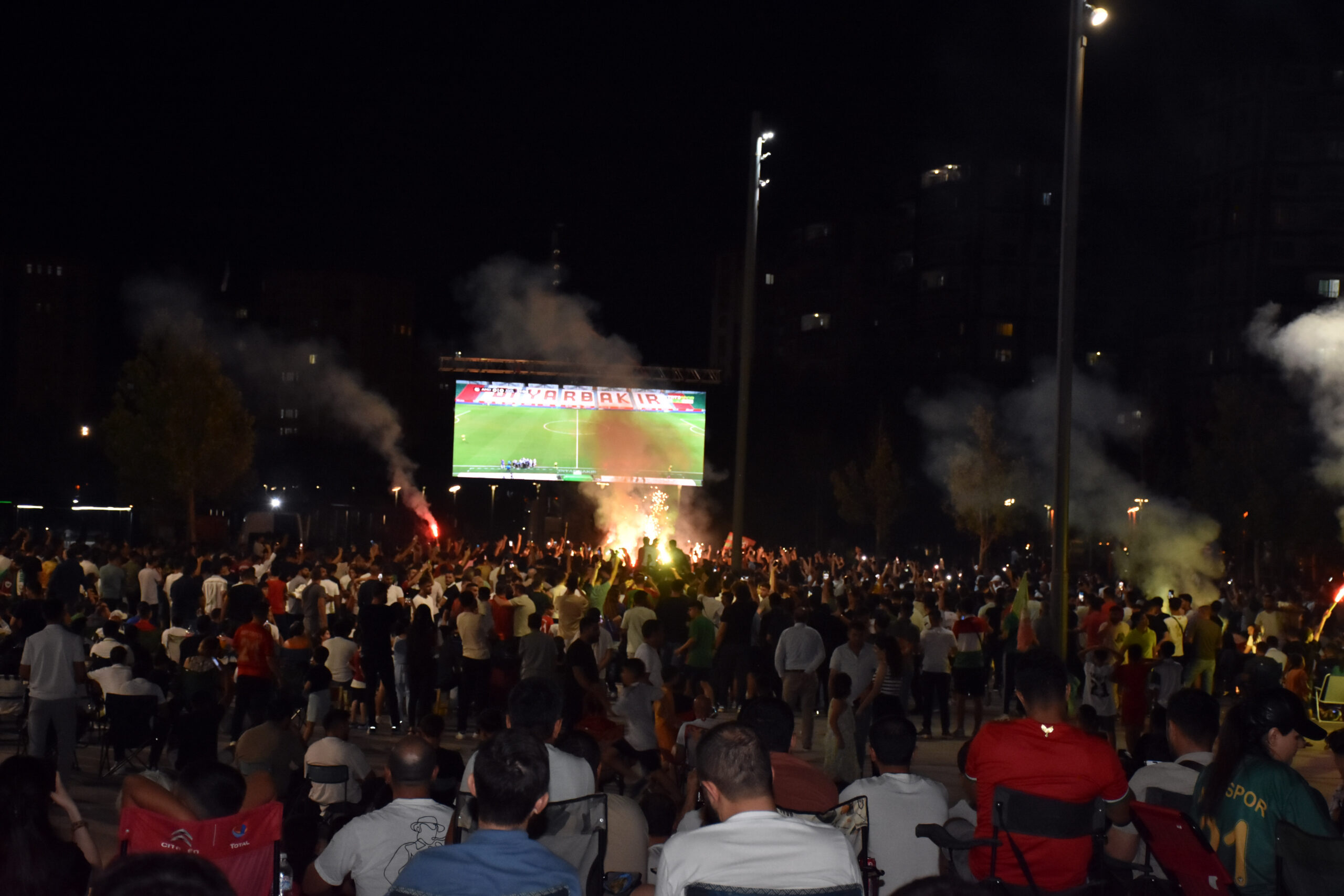 Diyarbakır Büyükşehir Belediyesi, Süper Lig’e çıkma şansı bulunan Amedspor’un Iğdırspor