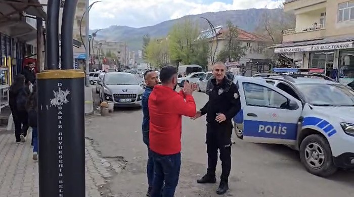 Diyarbakır'da kavga ihbarına giden polislere sürpriz!