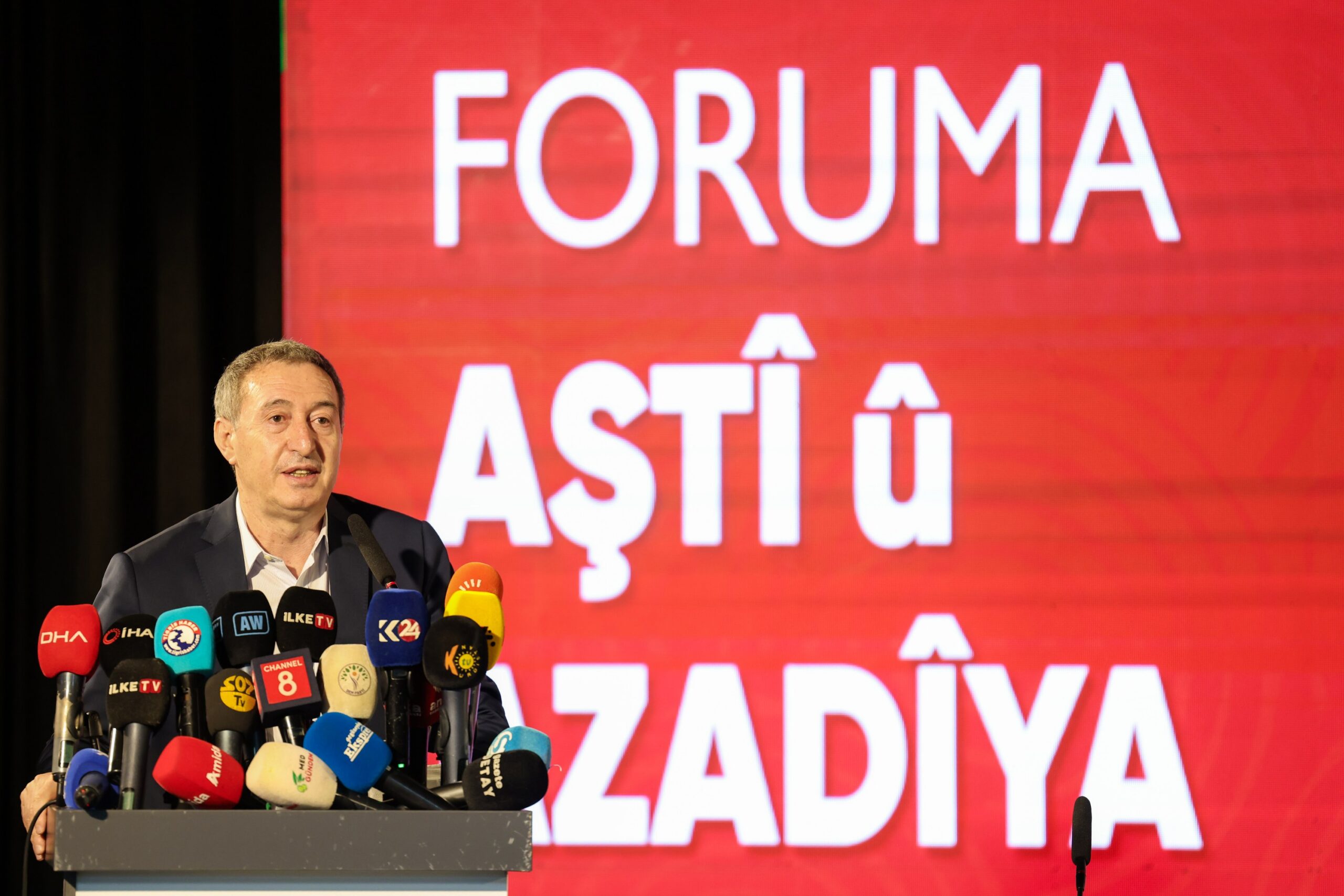 Diyarbakır'da Toplumsal Barış ve Özgürlük Forumu başladı