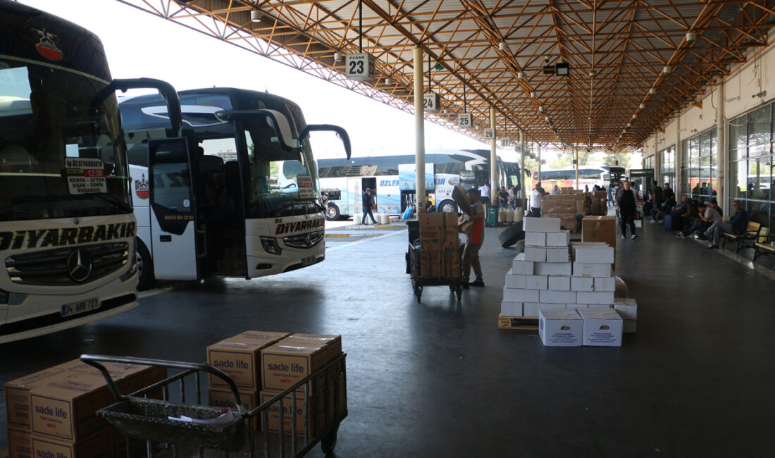 Diyarbakır Şehirlerarası Otobüs Terminali'nde 9 günlük bayram tatili için firmalar