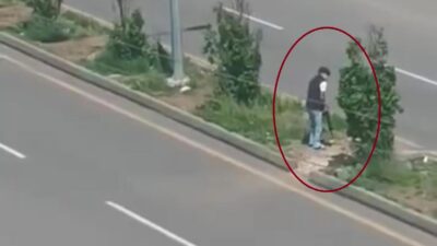 Diyarbakır'ın merkez Yenişehir ilçesinde saldırganın silahla kurşunlamaya gittiği anlar cep