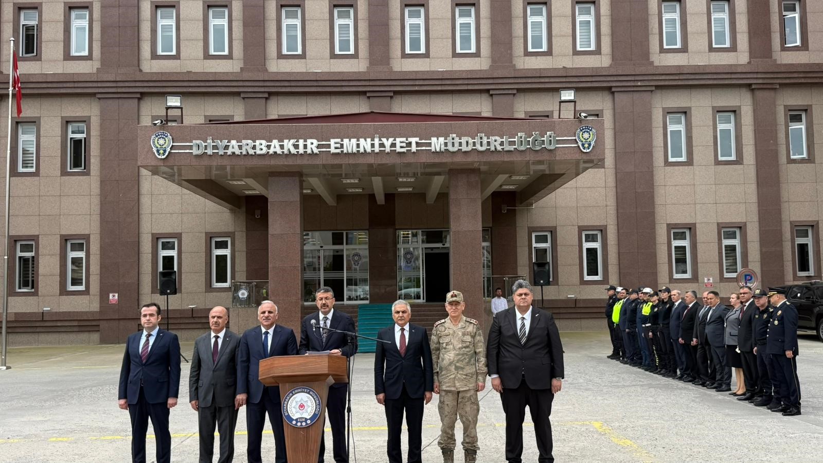 Diyarbakır merkezli 23 ilde dev narkotik operasyonu