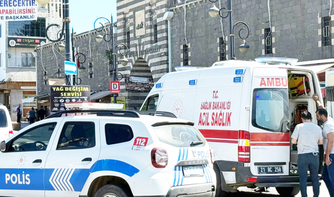 Diyarbakır'ın merkez Sur ilçesinde bir kişi, birlikte alkol aldığı arkadaşı