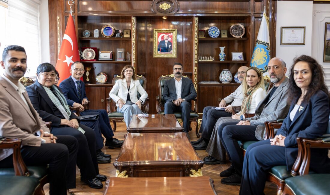Çin Halk Cumhuriyeti’nin Ankara Büyükelçisi Jiang Xuebin ve beraberindeki heyet,