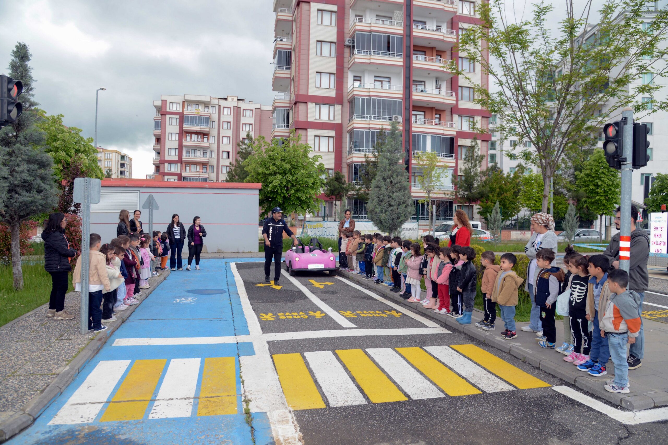 Diyarbakır Büyükşehir Belediyesi, Trafik ve İlk Yardım Haftası kapsamında düzenlenen