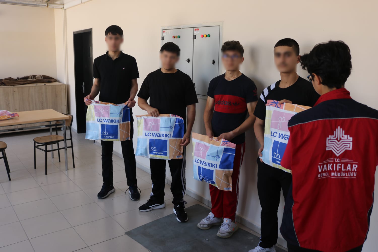 Diyarbakır Vakıflar Bölge Müdürlüğü, yürüttüğü sosyal destek çalışmaları kapsamında Diyarbakır