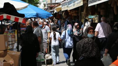 Kurban Bayramı'na sayılı günler kala Diyarbakır'ın Sur ilçesi rengarenk görüntülere