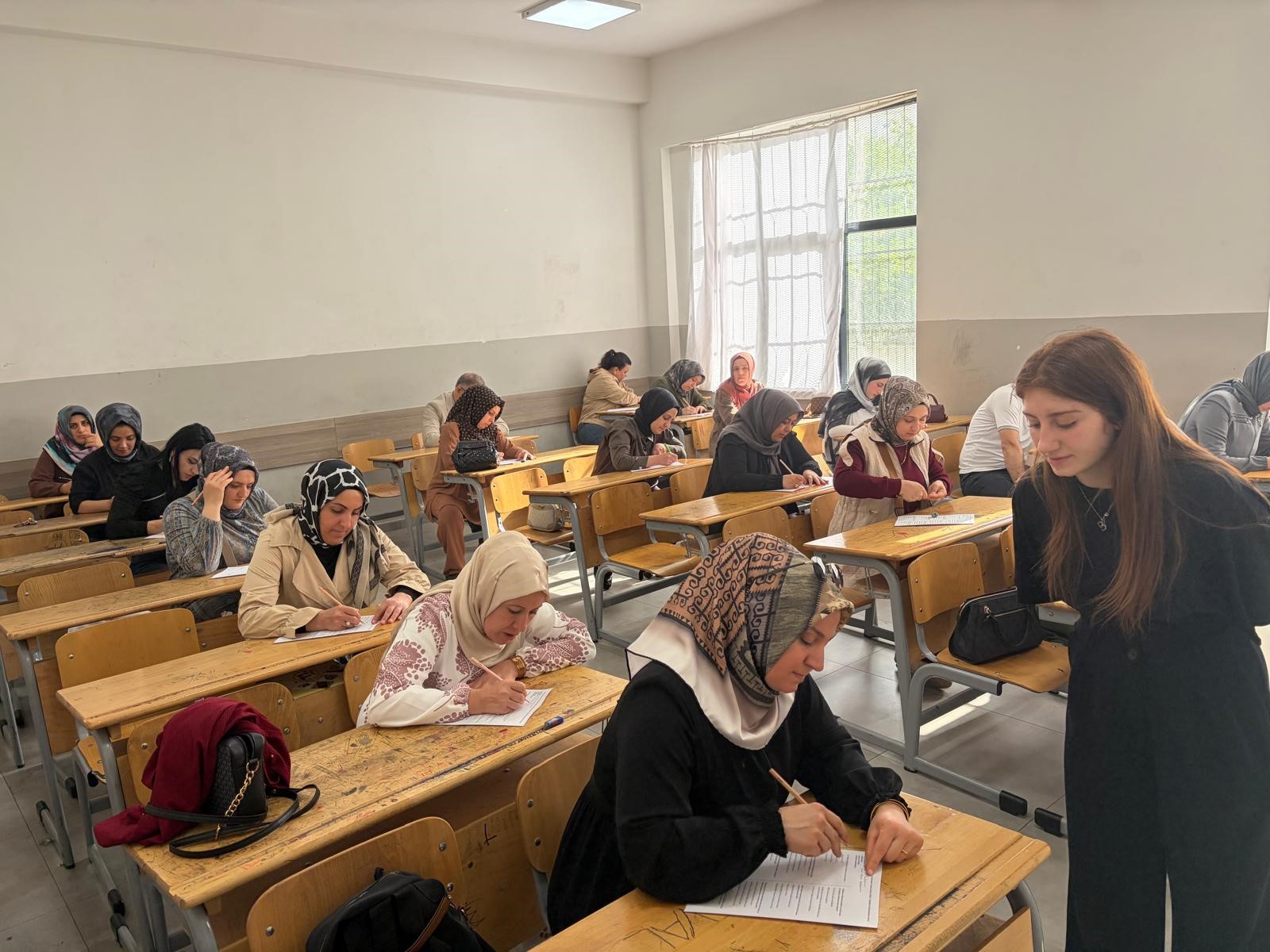 Diyarbakır'da Mehmetçik Anadolu Lisesi'nde düzenlenen "Velilerle Kitap Okuma Etkinliği" ile