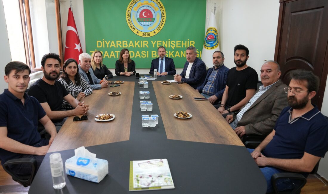 Diyarbakır Yenişehir Ziraat Odası’nı ziyaret ederek 14 Mayıs Dünya Çiftçiler