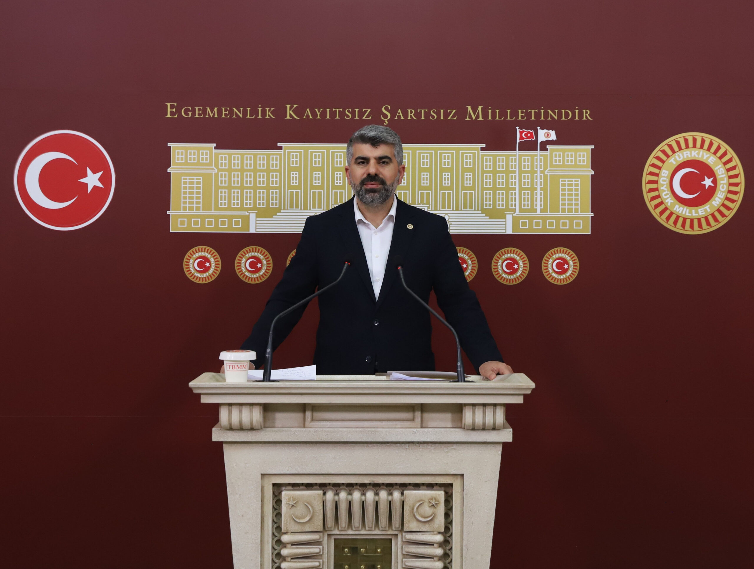 HÜDA PAR Milletvekili Faruk Dinç, TBMM’de düzenlediği basın toplantısında Diyarbakır’ın