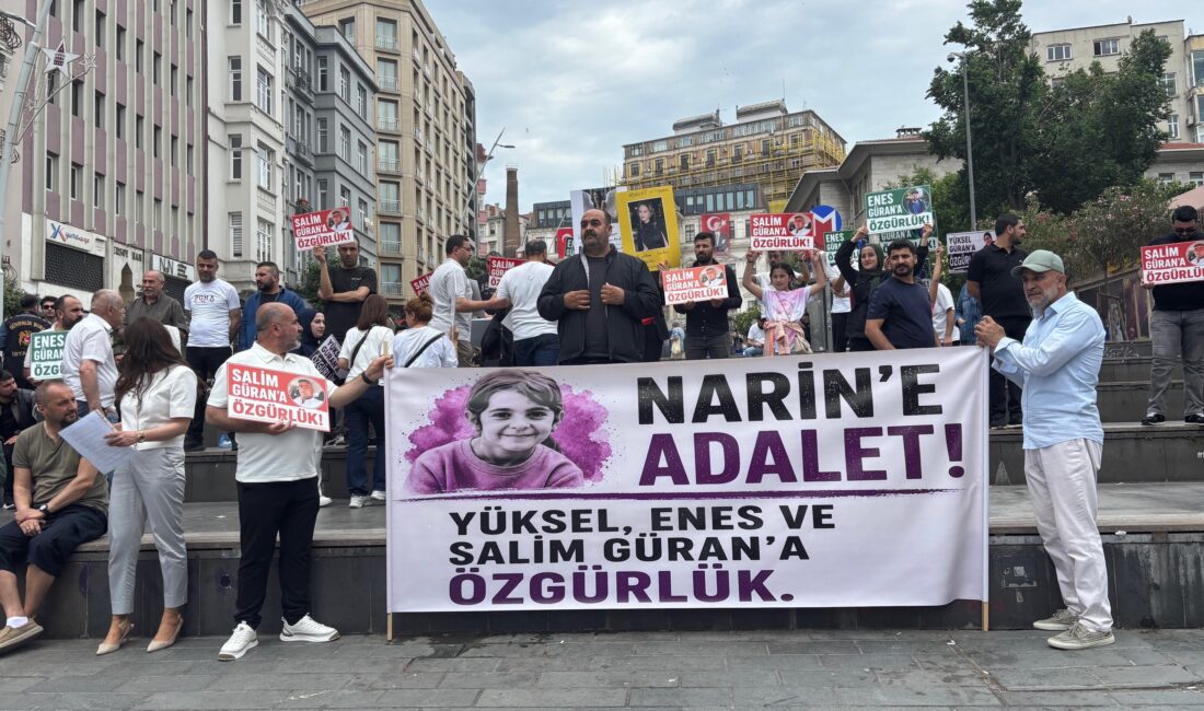 Narin Güran'ın babası Arif Güran ile ağabeyi Baran Güran, mahkeme