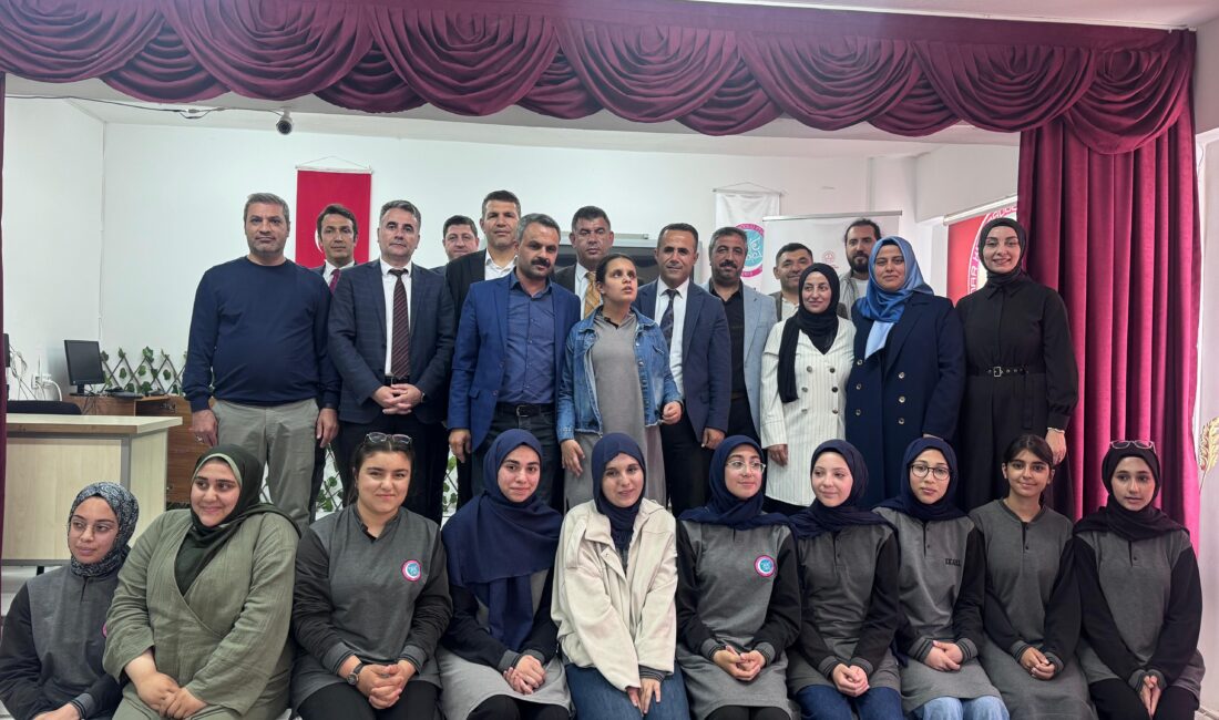 Diyarbakır Kayapınar Kız Anadolu İmam Hatip Lisesi’nde yürütülen “Kameramda Engel