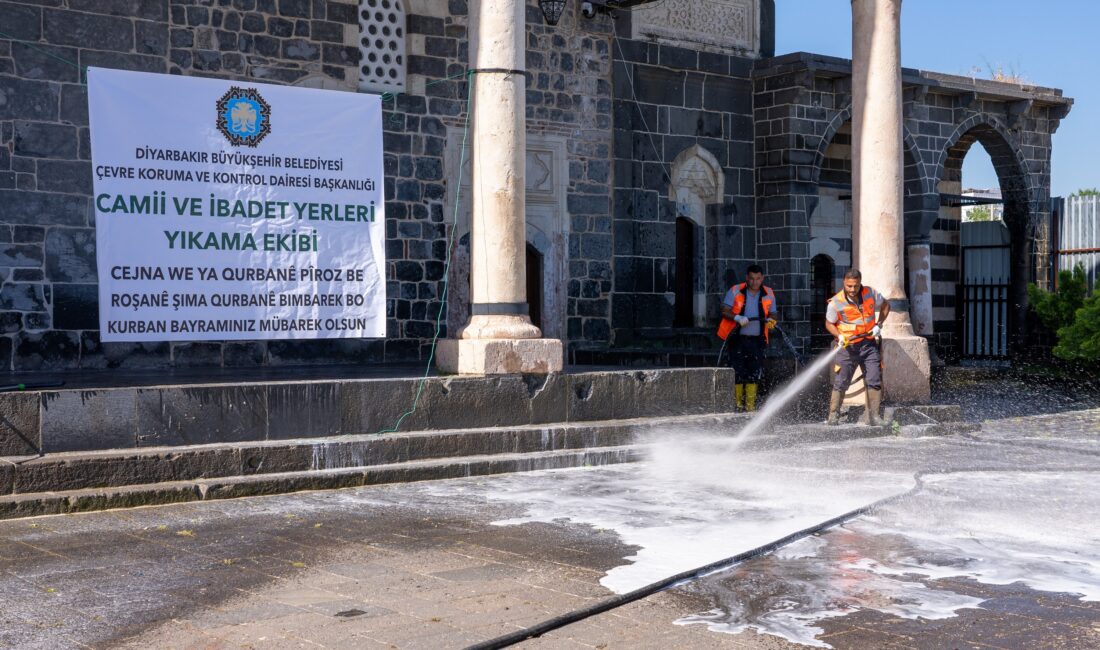 Diyarbakır Büyükşehir Belediyesi, Kurban Bayramı dolayısıyla kent genelindeki ibadethanelerde iç