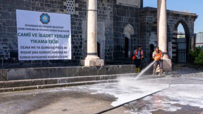 Diyarbakır Büyükşehir Belediyesi, Kurban Bayramı dolayısıyla kent genelindeki ibadethanelerde iç