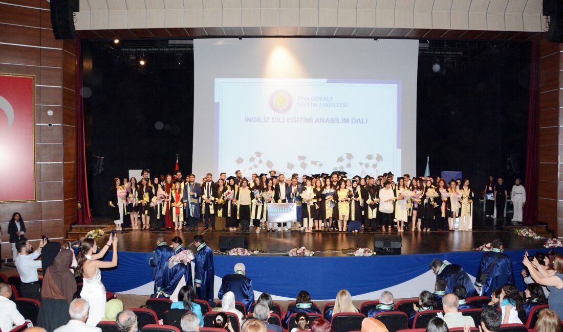 Dicle Üniversitesi 15 Temmuz Kültür ve Kongre Merkezi’nde gerçekleştirilen törene;