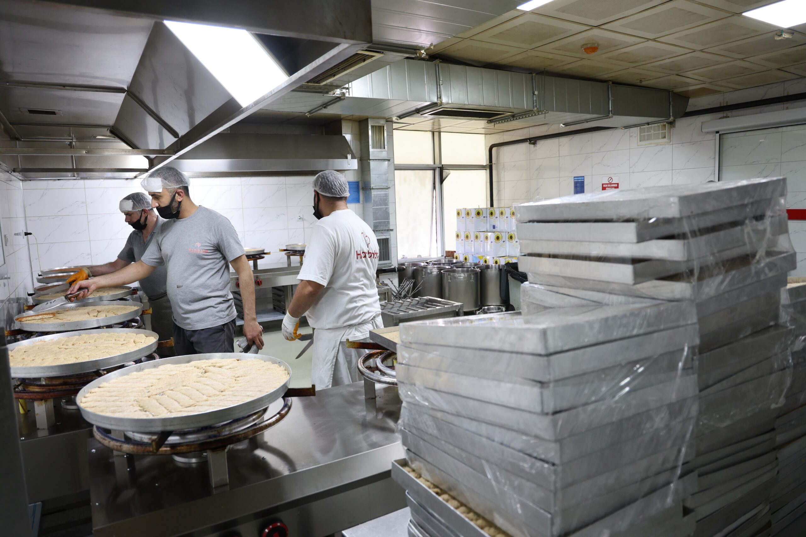 Diyarbakır'da Kurban Bayramı için tescilli tatlıların üretimi devam ediyor