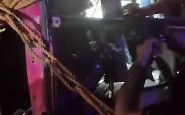 Diyarbakır’da iki tırın çarpışması sonucu meydana gelen trafik kazasında sürücülerden