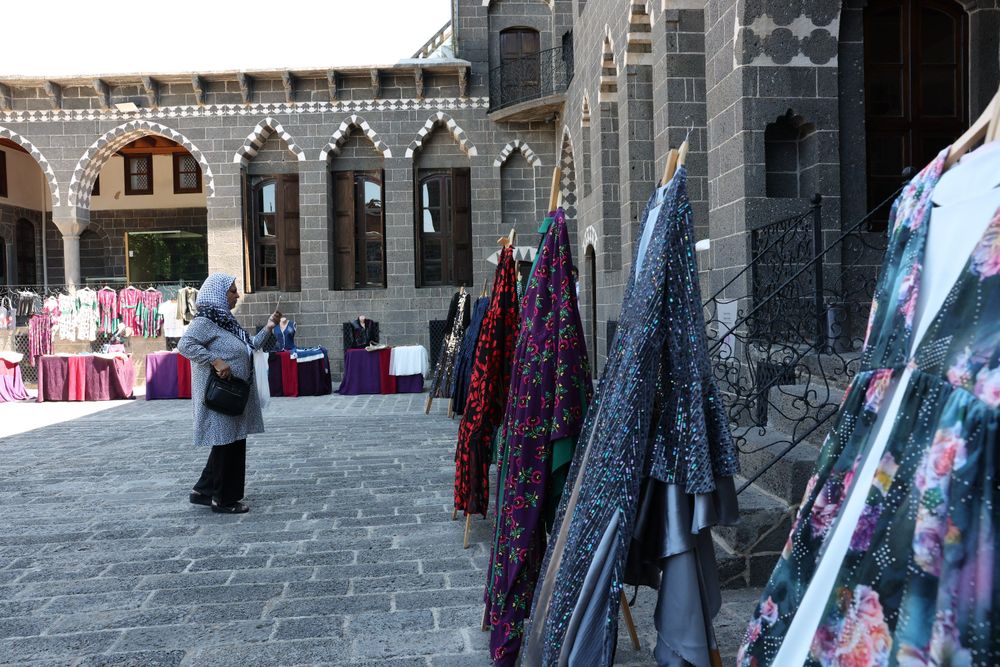 Diyarbakır'da ‘Kumaşın Hafızası’ sergisi açıldı
