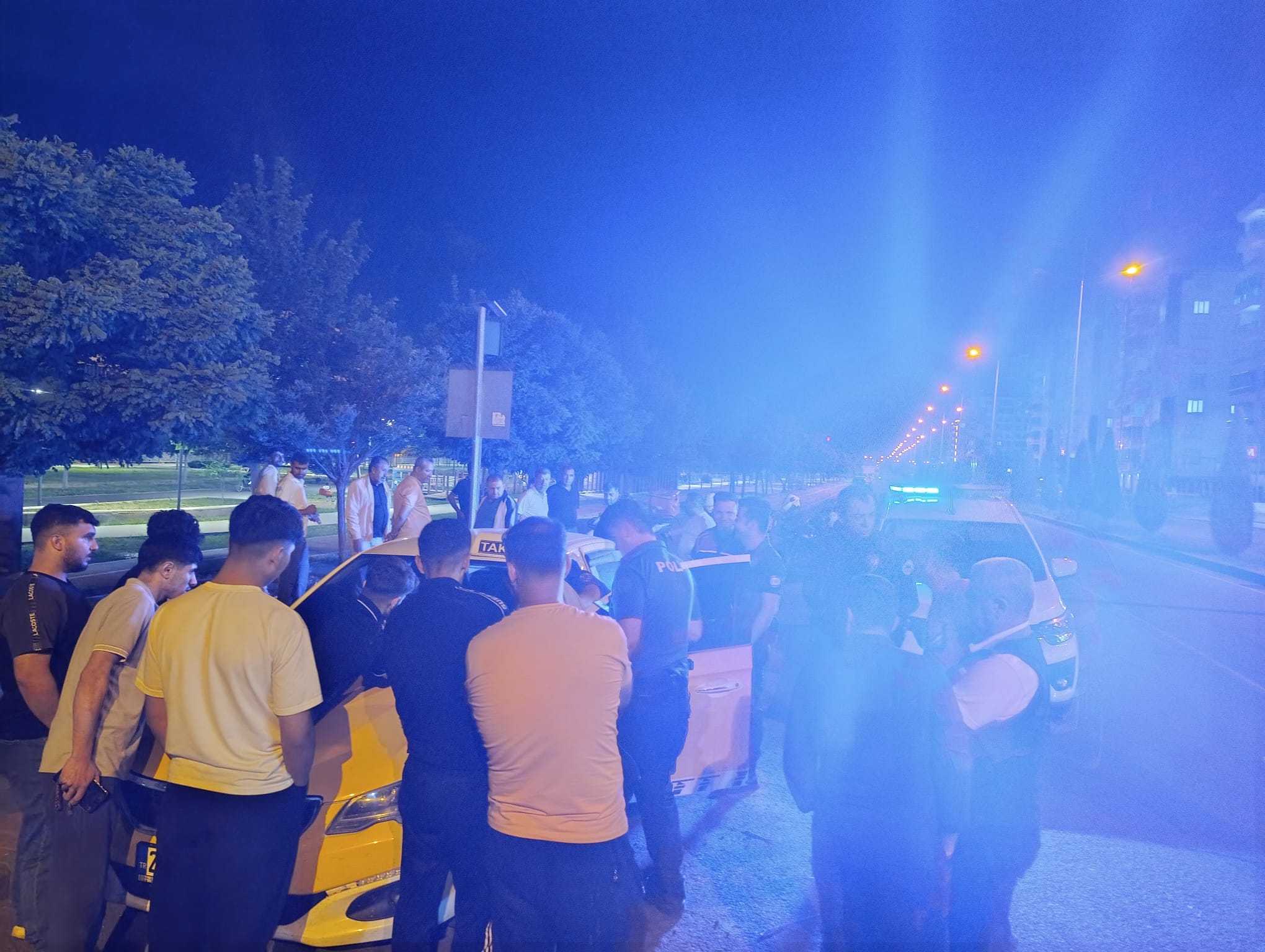 Diyarbakır'da genç taksici aracında intihara kalkıştı!