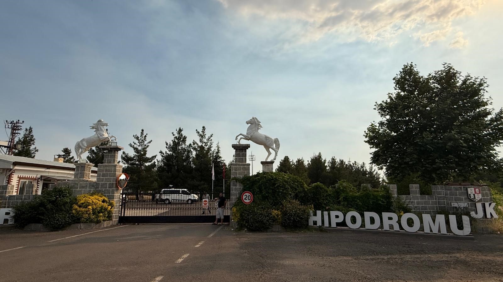 Halı sahada çıkan kavga Diyarbakır ve 2 ile sıçradı: 13 yaralı