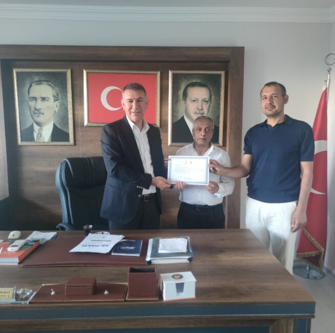 Cumhurbaşkanı Recep Tayyip Erdoğan imzalı Ak Parti teşkilatlarına gönderilen mahalle