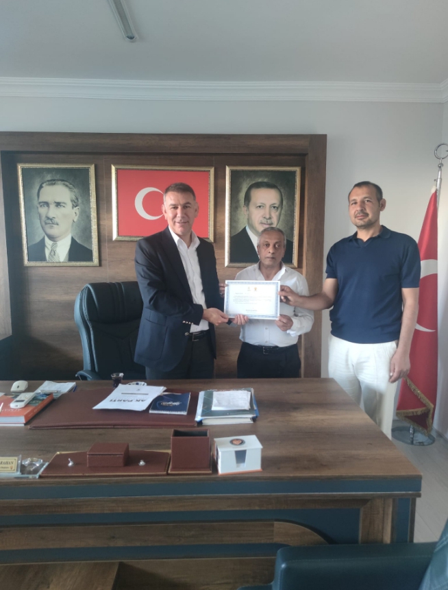 Cumhurbaşkanı Recep Tayyip Erdoğan imzalı Ak Parti teşkilatlarına gönderilen mahalle