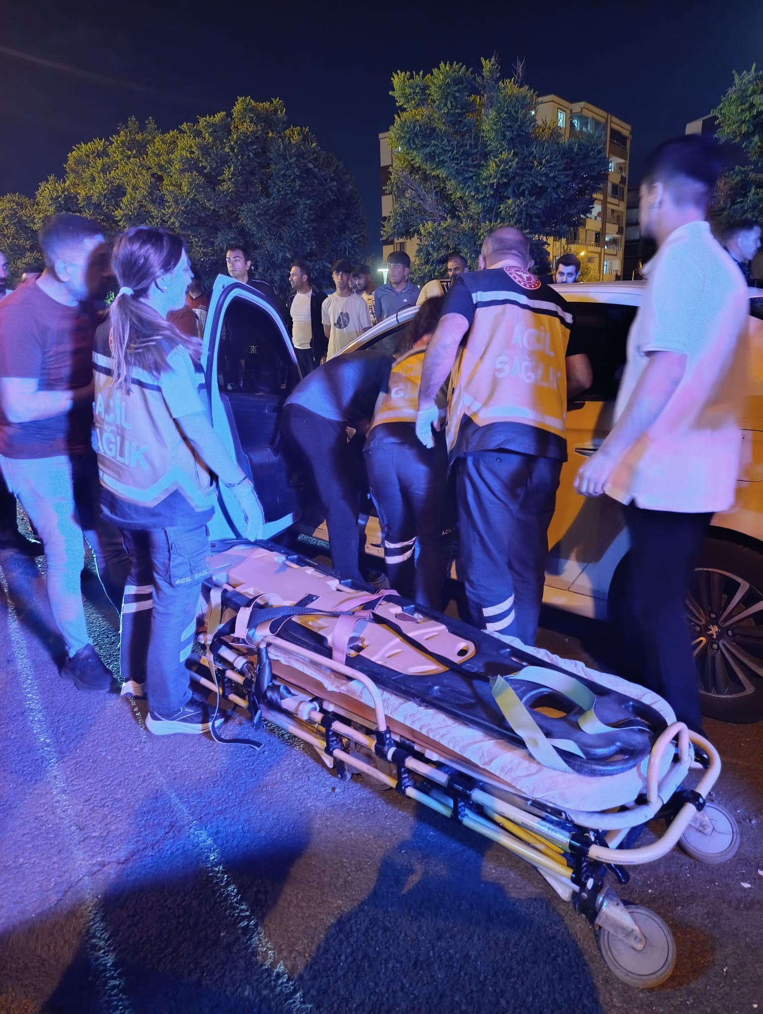 Diyarbakır'da genç taksici aracında intihara kalkıştı!