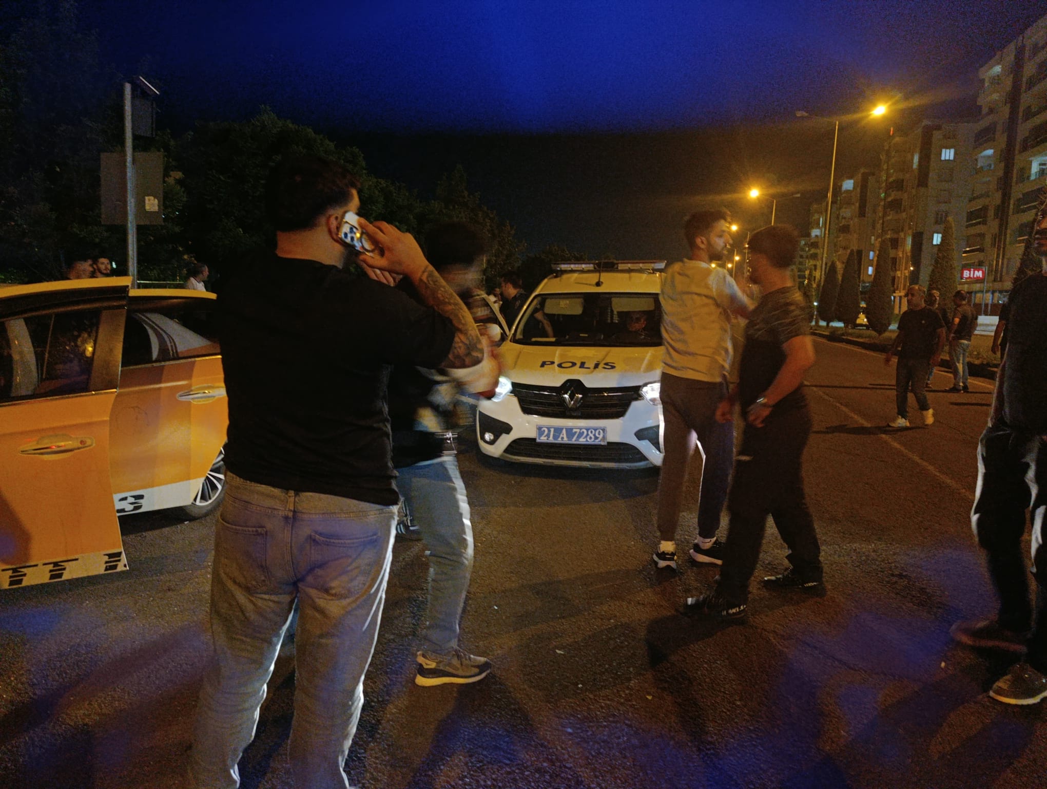 Diyarbakır'da genç taksici aracında intihara kalkıştı!