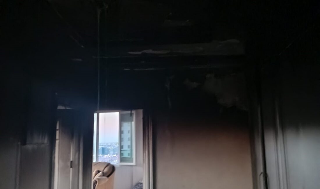 Diyarbakır’ın Kayapınar ilçesinde bir kişi ikinci kez evini ateşe verdi.