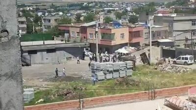 Diyarbakır'ın Sur ilçesinde, taşlı, sopalı ve silahlı kavgada 3'ü çocuk