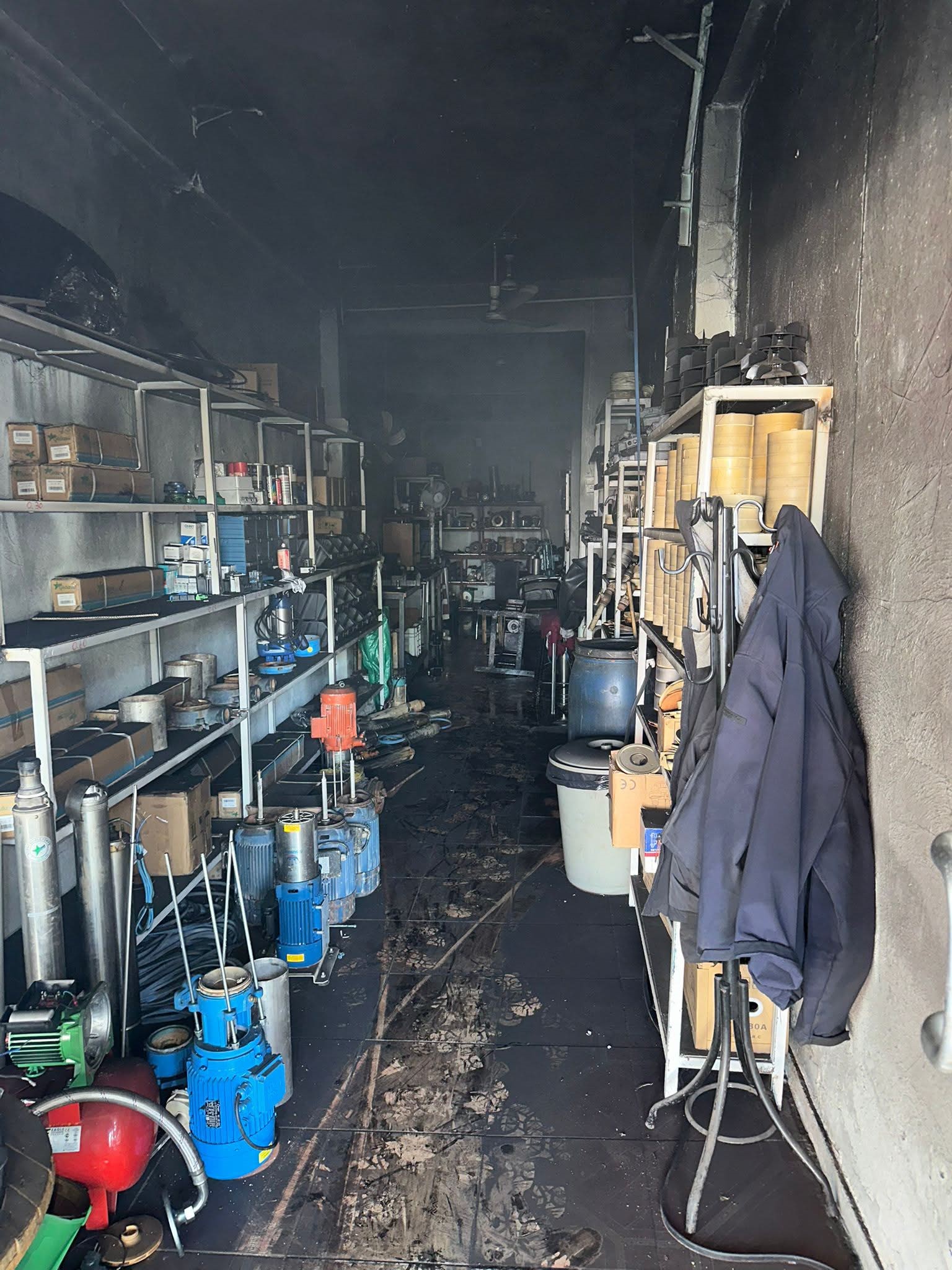 Diyarbakır'da çıkan yangında iş yeri kullanılamaz hale geldi