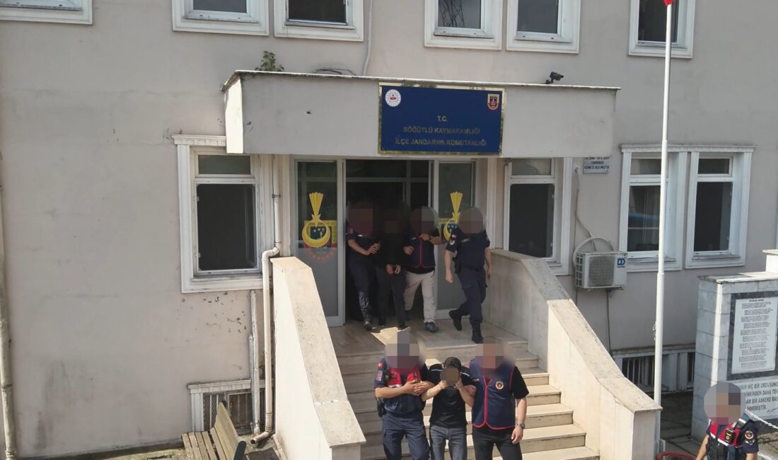  Sakarya merkezli 4 ilde jandarma ekiplerince düzenlenen eş zamanlı