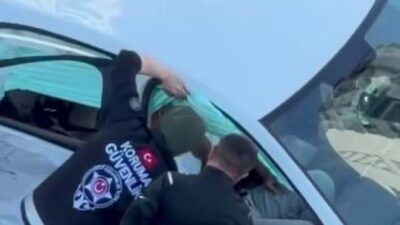 Diyarbakır’ın Kayapınar ilçesinde iki otomobilin çarpışması sonucu meydana gelen trafik