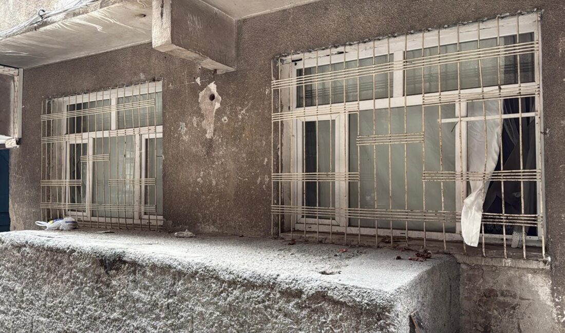 Diyarbakır’ın Bağlar ilçesinde yalnız yaşayan 60 yaşındaki şahıs, komşuların kötü