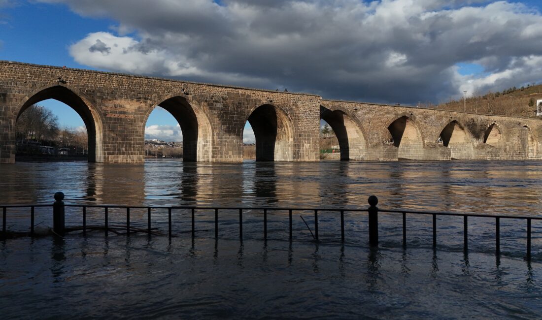 1283 Hareketi Derneği, Diyarbakır’ın tarihi simgelerinden On Gözlü Köprü’ye 1.