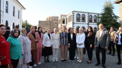 Aile ve Sosyal Hizmetler Bakanı Mahinur Özdemir Göktaş, "Ailesinden güç