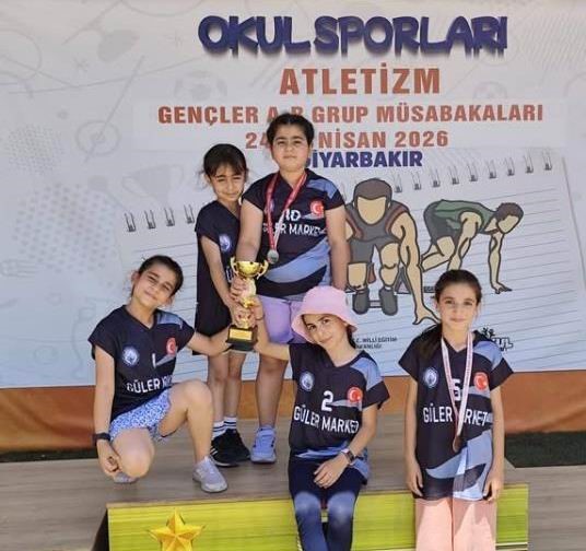Diyarbakır'da dün düzenlenen Okul Sporları Minikler Oryantring yarışmalarında Çermik Muharrem