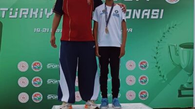 Diyarbakır Büyükşehir Belediyesi Atletizm Kulübü sporcuları, Kütahya’da düzenlenen Aycan Önel