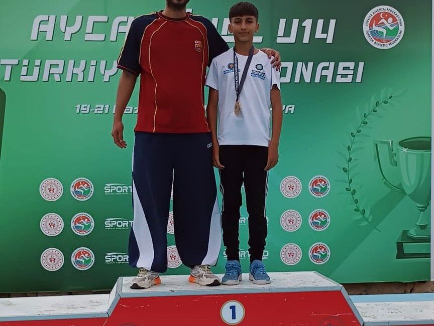 Diyarbakır Büyükşehir Belediyesi Atletizm Kulübü sporcuları, Kütahya’da düzenlenen Aycan Önel