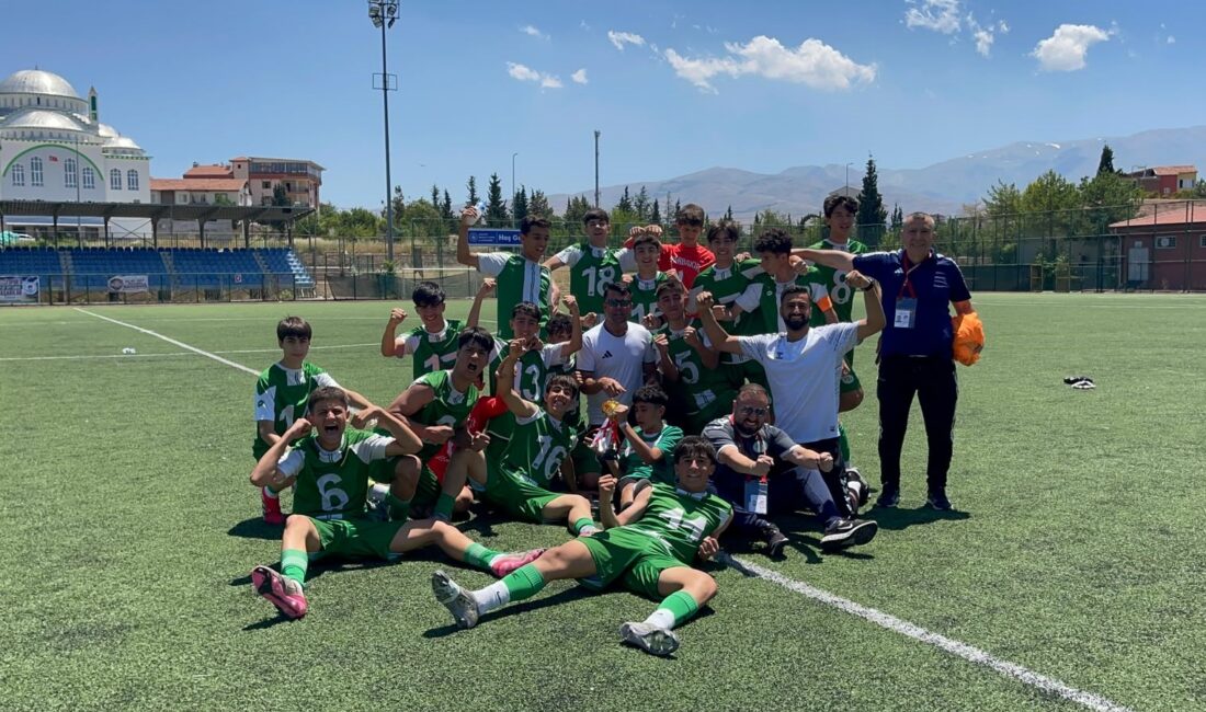 Malatya’da düzenlenen U15 Türkiye Şampiyonası ikinci tur müsabakalarında rakiplerini geride