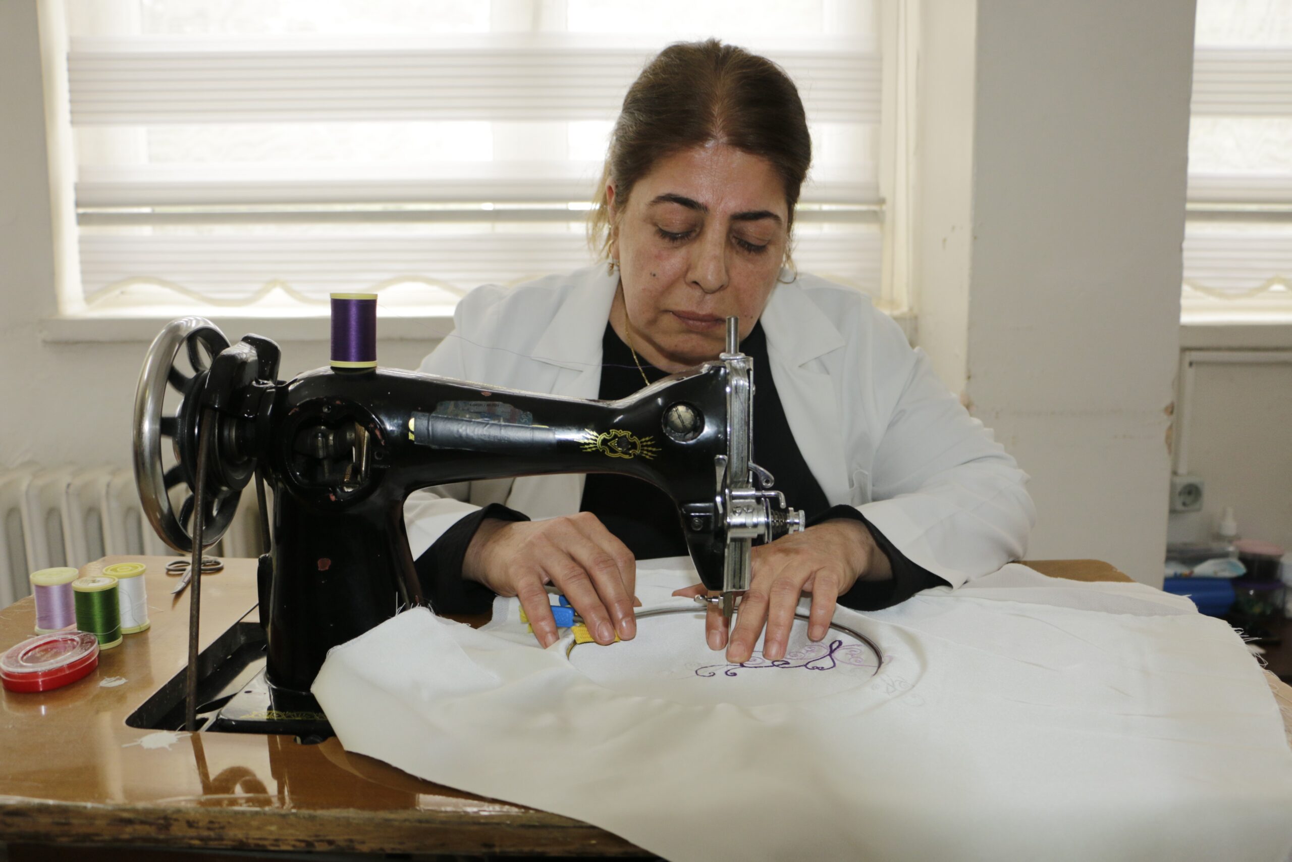 Diyarbakır Olgunlaşma Enstitüsü bünyesinde yapay zeka destekli modern nakış makineleri