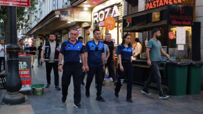 Diyarbakır Büyükşehir Belediyesi ile Sur Belediyesi zabıta ekiplerinin Sur ilçesinde
