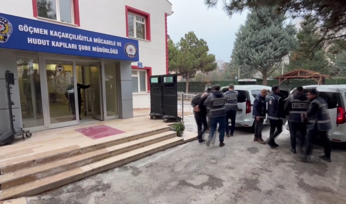 Konya merkezli 5 ilde gerçekleştirilen göçmen kaçakçılığı operasyonunda 10 şüpheli