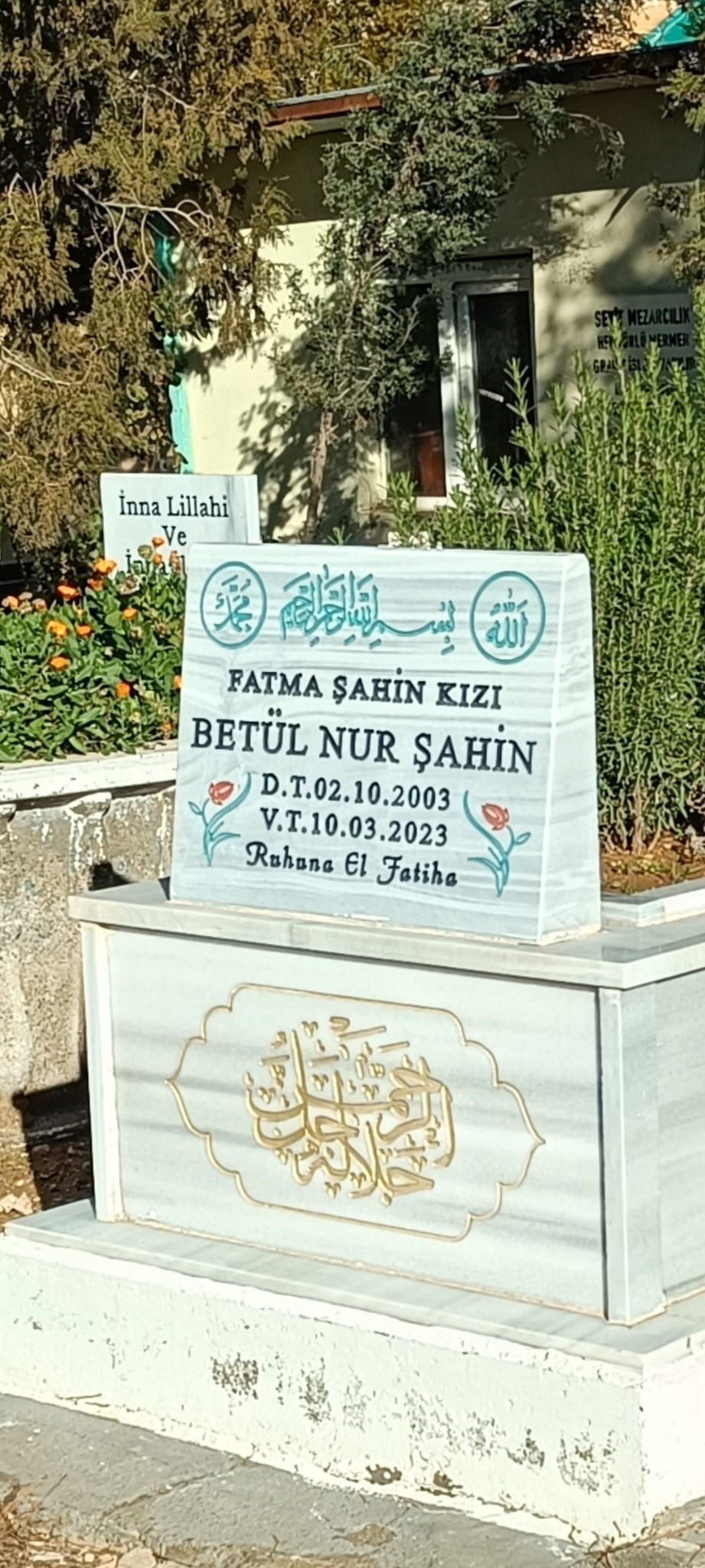 Diyarbakır'da ilginç boşanma: Kadının halay çekmesine erkek bağlama çalarak cevap verdi