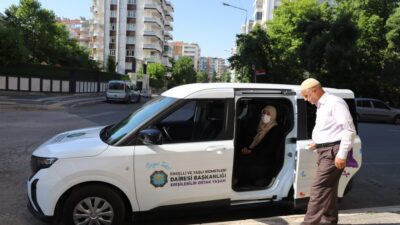 Diyarbakır Büyükşehir Belediyesi, kanser hastalarının tedavi süreçlerinde yaşadığı ulaşım zorluklarını