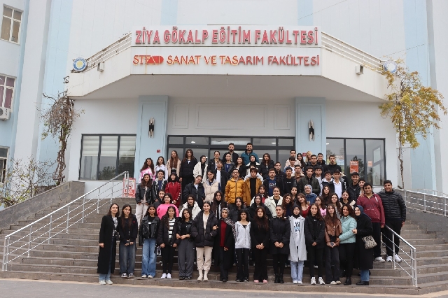2025-2026 Eğitim-Öğretim Yılı itibarıyla yüzlerce lise öğrencisi, rehber öğretmenleri eşliğinde