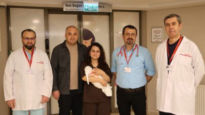 Siirt'te, gebeliğin 12'nci haftasında omfalosel (organları karnın dışında gelişen) tanısı