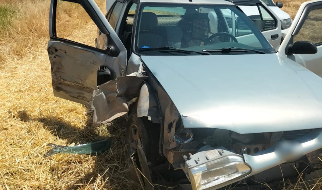 Diyarbakır’ın Çınar ilçesinde traktör ile otomobilin çarpışması sonucu meydana gelen