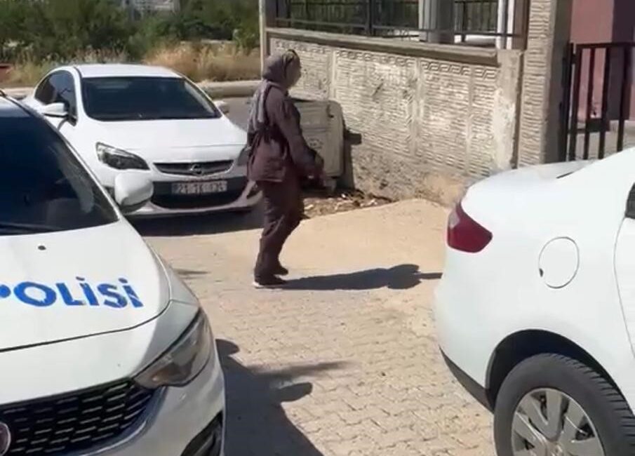 Diyarbakır’ın Ergani ilçesinde YKS’ye gireceği okulu karıştıran kız öğrenci, polis